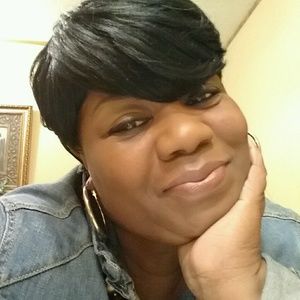 Meet your Posher, Tammy. Clothing and accessories